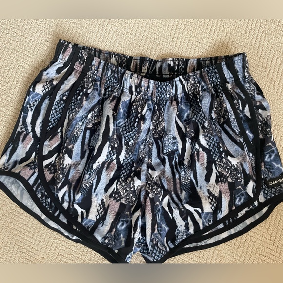 Calvin Klein activewear shorts w lining , M - Picture 2 of 4